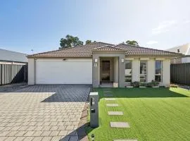 Family Retreat Near Swan Valley and Wildlife Park