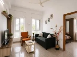 The Lake Penthouse - Private 1BHK Near Lake