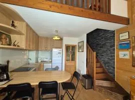 Appartement familial au Revard vue sur le jardin d'enfant et pistes