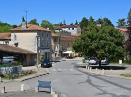 Logis Hôtel & Restaurant Le Cheval Blanc et Clovis, hôtel à Vouillé