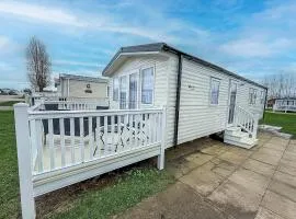 8 Berth Caravan By The Beautiful Beach Of Hunstanton In Norfolk Ref 23006W