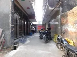 Hotel SV Near Noida Metro Station 52