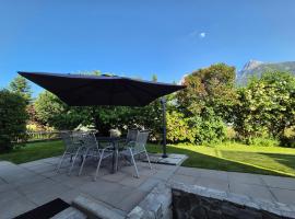 FeWo Aquileia Scuol, Gratisparken, Terrasse, Wifi, flexible Zimmerwahl, Familien โรงแรมในชกูอล