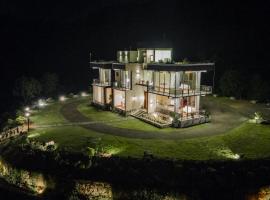 Beverly Hills Retreat, готель у місті Kandilpana