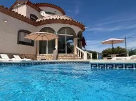 Amarella Costa Dorada - Villa mediterránea con piscina ideal para grupos y familias