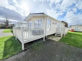 Beautiful Lodge At Manor Park Nearby Hunstanton Beach Ref 23021C