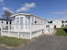 Lovely Caravan With Decking At Manor Park, Near Hunstanton Beach Ref 23034C