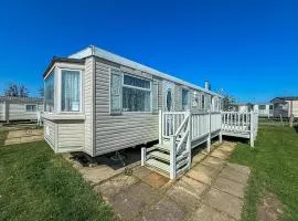 Spacious Caravan For Hire In Hunstanton At Manor Park Holiday Park Ref 23047B