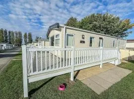 Caravan With Decking At Manor Park In Hunstanton, Sleeps 8 Ref 23046B