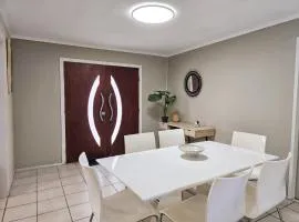 The Pine Rest - Spacious & Central Haven