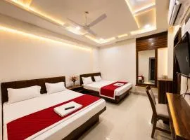 NEAR MAHAKAAL TEMPLE SHAALIMAAR HOTEL Near Neelkantha Dwar And Railway Station , All Room Air Conditioned , Wifi , And Free Parking , near Hotel Patidar Palace - BEST FAMILY HOTEL IN UJJAIN