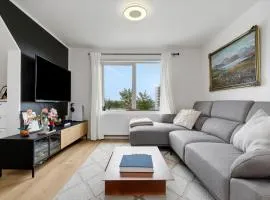 Charming Attic Flat with Garden Near Downtown
