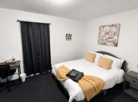 Nona - Private Room 1 with Parking, Desk & Fast WiFi near Yale, Quinnipiac, SCSU & Hospitals – hotel w mieście Hamden