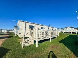 Lovely 8 Berth Caravan At Manor Park Nearby Hunstanton Beach 23107S