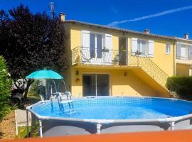 Le Balcon de Cournon, piscine, jardin, clim à 15 min de plages, hotelli kohteessa Cournonterral