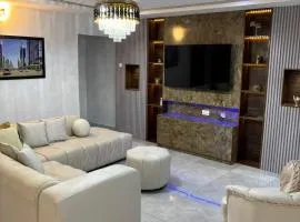 Amazing Grace Apartments Luxury 4-Bed Duplex