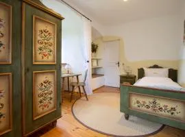 Burgzimmer 1 historisches Herrenhaus im Grünen