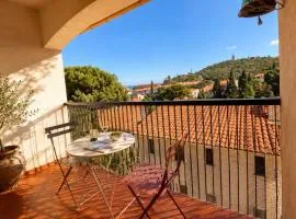 Terrace, parking, walking distance to Le Faubourg