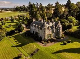 Historic Mansion with 3 acres & Sauna