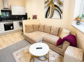 Swanky M5 Retreat Parking Sleeps 4