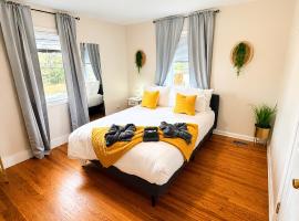 Cozy Private Queen Room 3 with Desk TV and WiFi near Yale – hotel w mieście Hamden