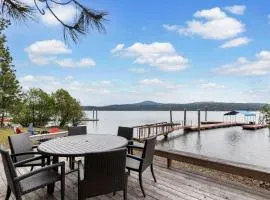 Mica Bay Chalet