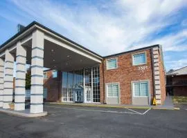 Relaxing Apartment MINS from Local parks and Hospitals, 2410