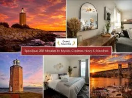 Stylish 2 Bedroom Groton Getaway Close to Everything