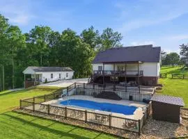 Private Pool Estate Sleeps 20 with Guest House