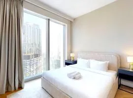 Rovostays Spacious Private Room in Downtown Dubai
