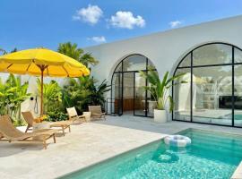 Dolce x The Young Villas: Bingin Beach şehrinde bir otel