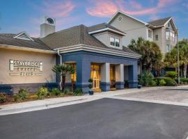Staybridge Suites Pensacola Airport by IHG، فندق في بينساكولا