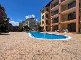 Guest House Kremena suites in Sv Vlas with swimming pool