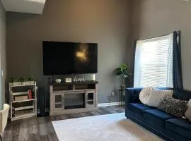 Modern Cozy Retreat Close to Downtown & Midtown