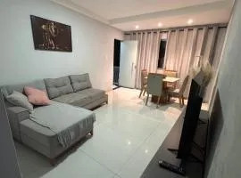 Apto Moderno com Ar, WiFi Proximo ao Feiraguai