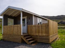 Hvammur 6 with private hot tub, hotel a Hafnarhólmur