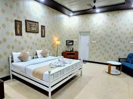 Hotel raj inn