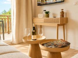 Chez Marcel - Cosy en famille - Piscine & Sauna, hotel em Levernois