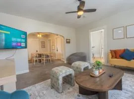 3 bedrooms with parking near NE Arts District, 15min to NSC and US Bank Stadium