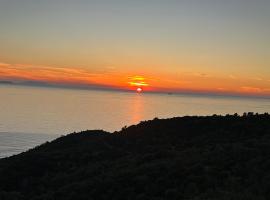 Hotel Piqeras Kris: Piqeras şehrinde bir otel