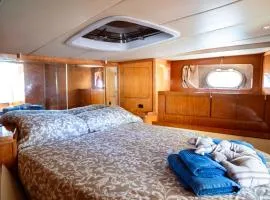 BALI BOAT b&b HOUSE BOAT