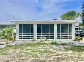 Barefoot Beach Bungalow-Ground Level-3BR
