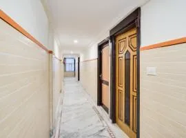 Super HOTEL O 4 SQUARE A LUXURY ROOMS NEAR RDC MAIN MARKET