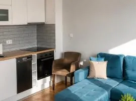 Top Floor UKC - Private Parking