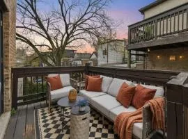 Chicago Boutique Hideaway Private Deck, Fire Pit