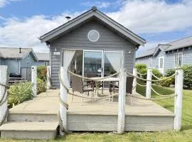 Sand Dollar, The Bay, 2 bedrooms with ensuites, parking for 2 cars, 2 small dogs welcome