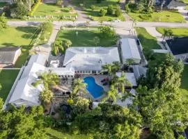Saint Johns Oasis - Pool Hot Tub Grill