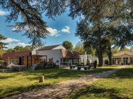 Hotel Mercure Parc du Coudray - Barbizon, готель у місті Le Coudray-Montceaux