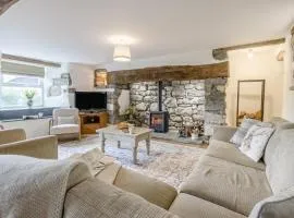 4 Bed in Llanfihangel Y Pennant oc-b42719