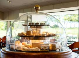 Mercure Bayeux Omaha Beach, hotel u gradu Port-en-Bessin-Huppain
